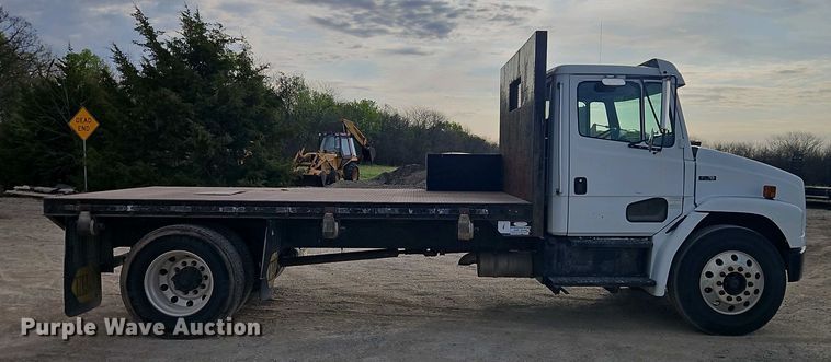 image for item EI8946 2000 Freightliner FL70 flatbed truck