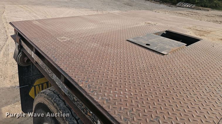 image for item EI8946 2000 Freightliner FL70 flatbed truck