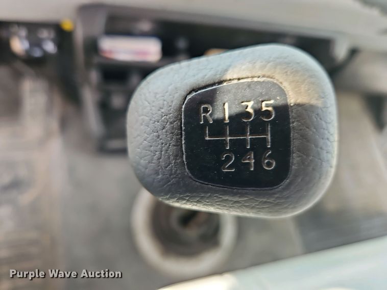 image for item EI8946 2000 Freightliner FL70 flatbed truck