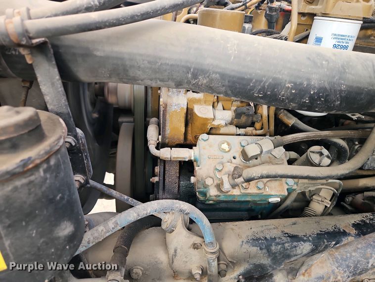 image for item EI8946 2000 Freightliner FL70 flatbed truck