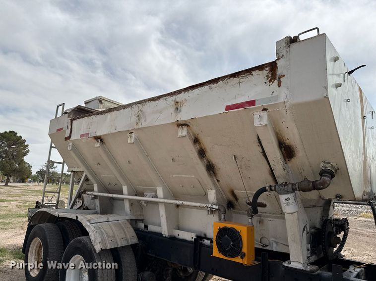 image for item EJ3594 2006 Sterling L9500 volumetric concrete mixer truck