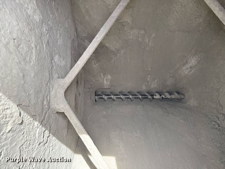 image for item EJ3594 2006 Sterling L9500 volumetric concrete mixer truck