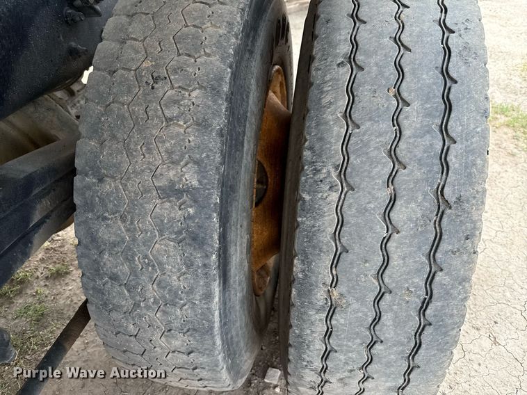 image for item EJ3594 2006 Sterling L9500 volumetric concrete mixer truck