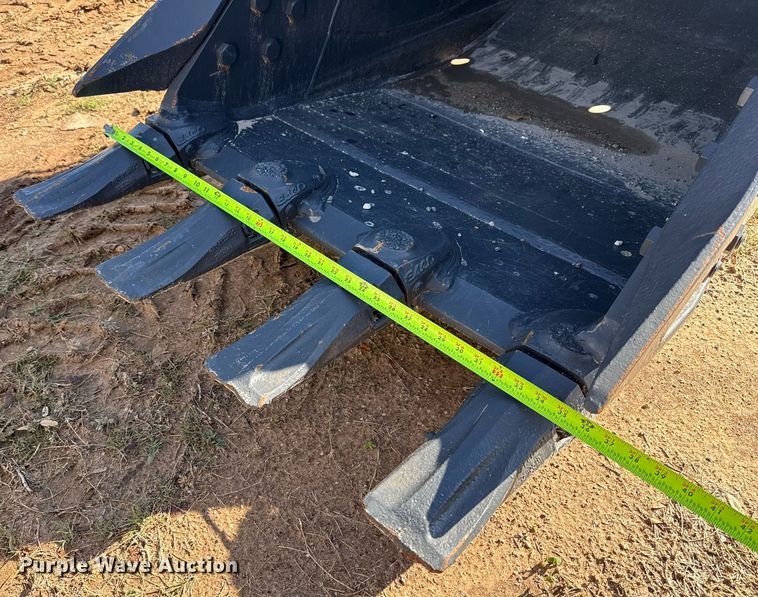 image for item EJ3612 2021 Doosan excavator bucket