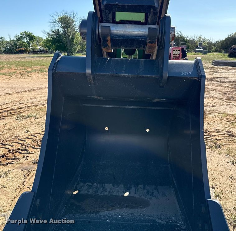 image for item EJ3612 2021 Doosan excavator bucket