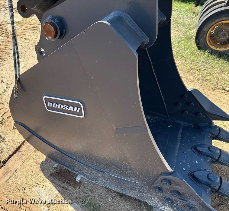 image for item EJ3612 2021 Doosan excavator bucket