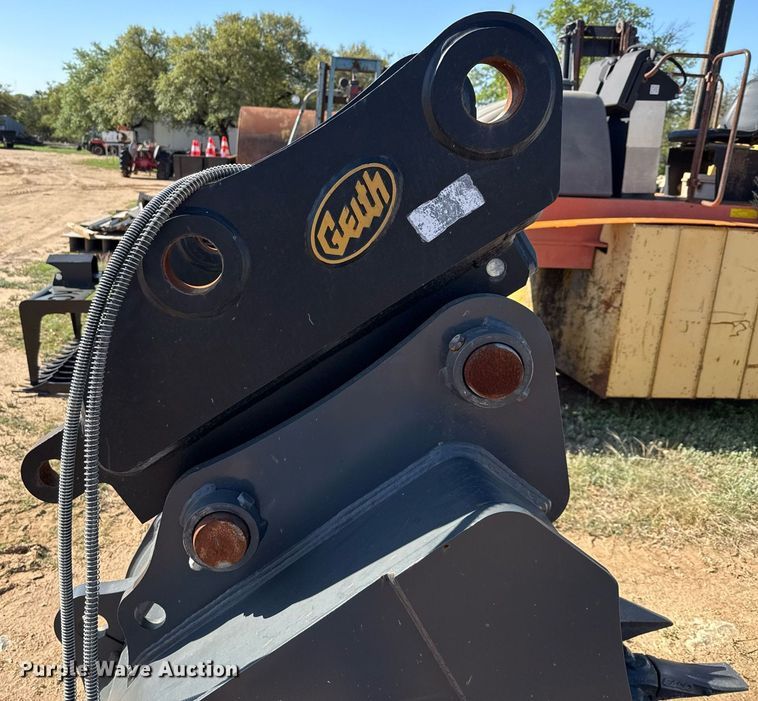 image for item EJ3612 2021 Doosan excavator bucket