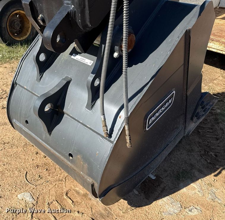 image for item EJ3612 2021 Doosan excavator bucket