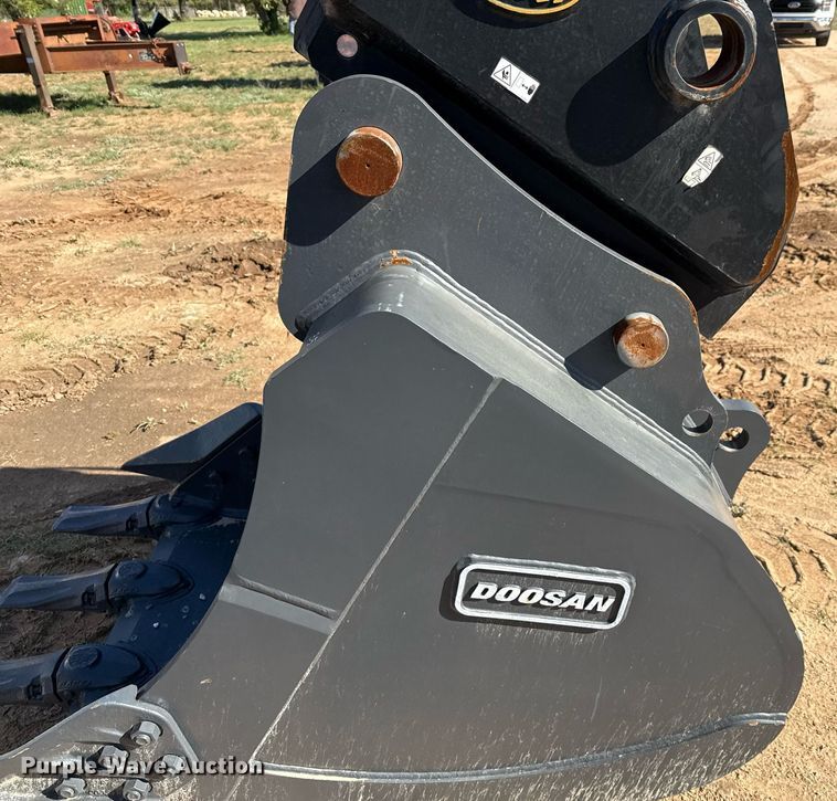 image for item EJ3612 2021 Doosan excavator bucket