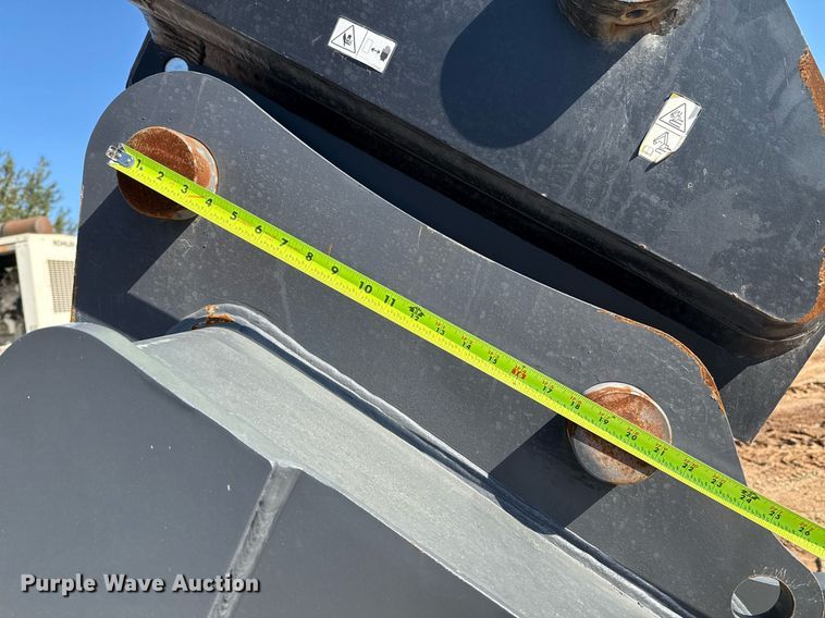 image for item EJ3612 2021 Doosan excavator bucket