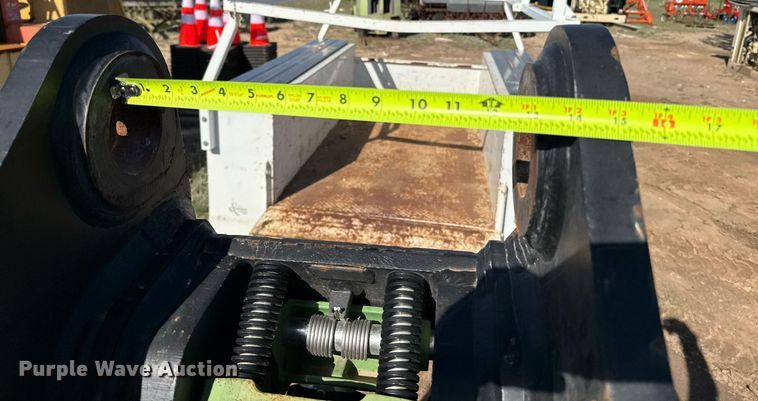 image for item EJ3612 2021 Doosan excavator bucket