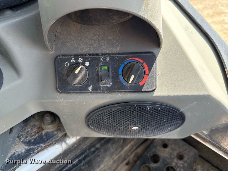 image for item EJ3620 2016 Bobcat T590 tracked skid steer loader