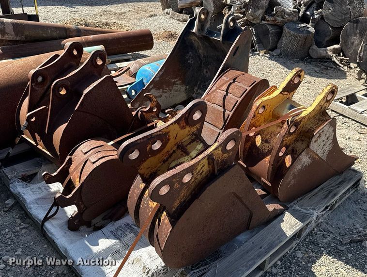 image for item EJ3622 (7) buckets