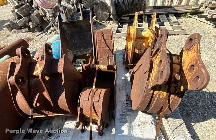 image for item EJ3622 (7) buckets