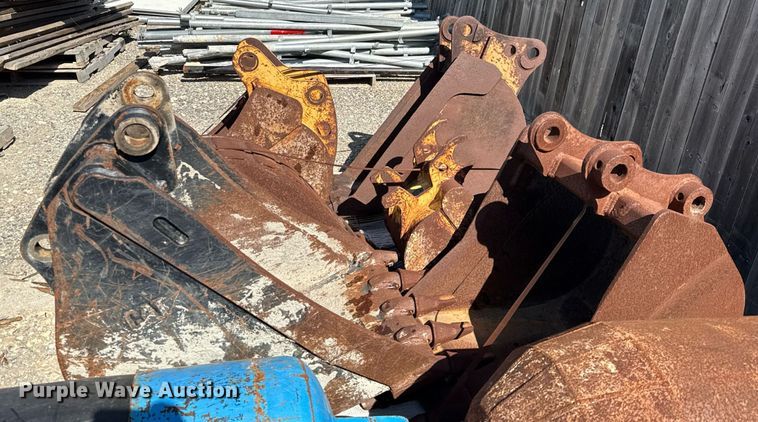 image for item EJ3622 (7) buckets