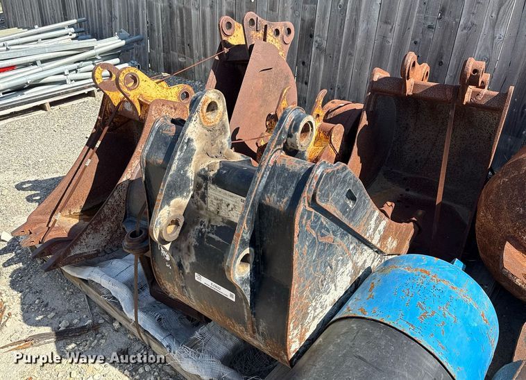 image for item EJ3622 (7) buckets