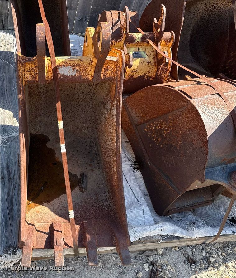 image for item EJ3622 (7) buckets