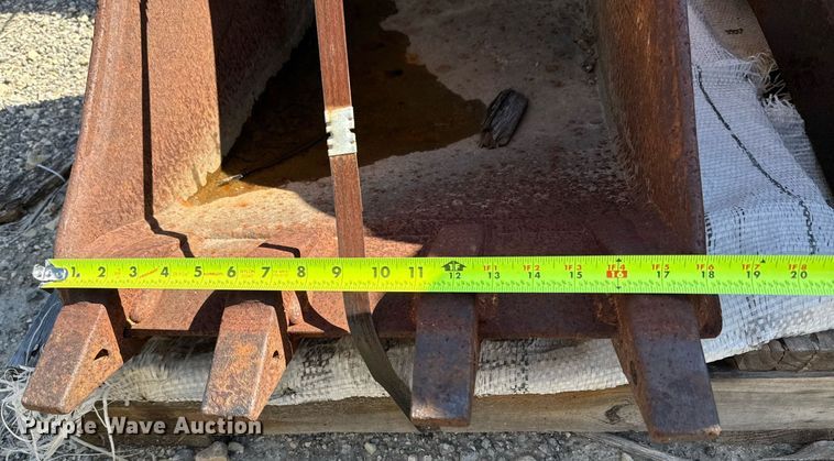 image for item EJ3622 (7) buckets