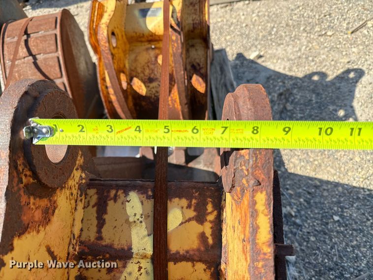 image for item EJ3622 (7) buckets