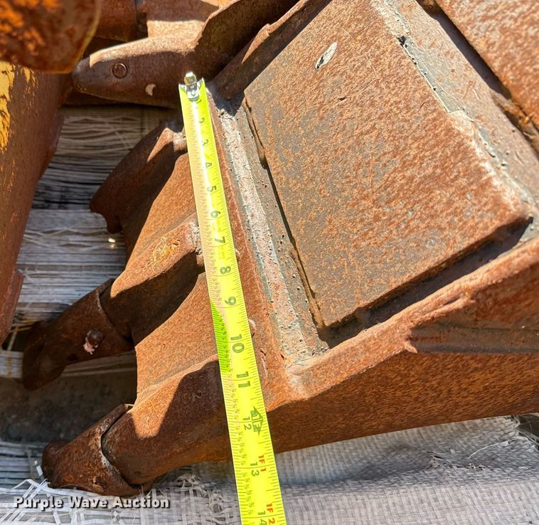 image for item EJ3622 (7) buckets