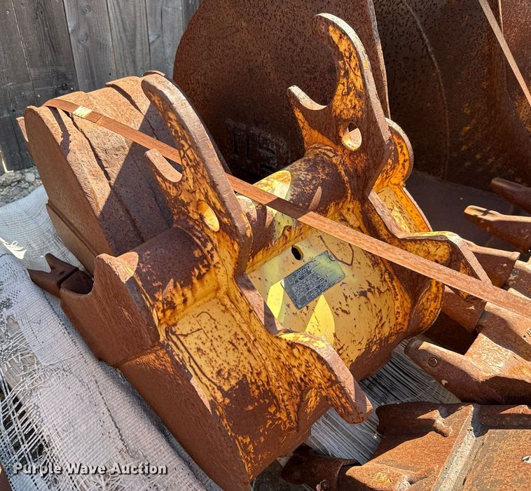 image for item EJ3622 (7) buckets