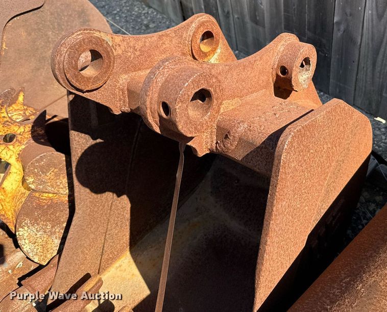 image for item EJ3622 (7) buckets