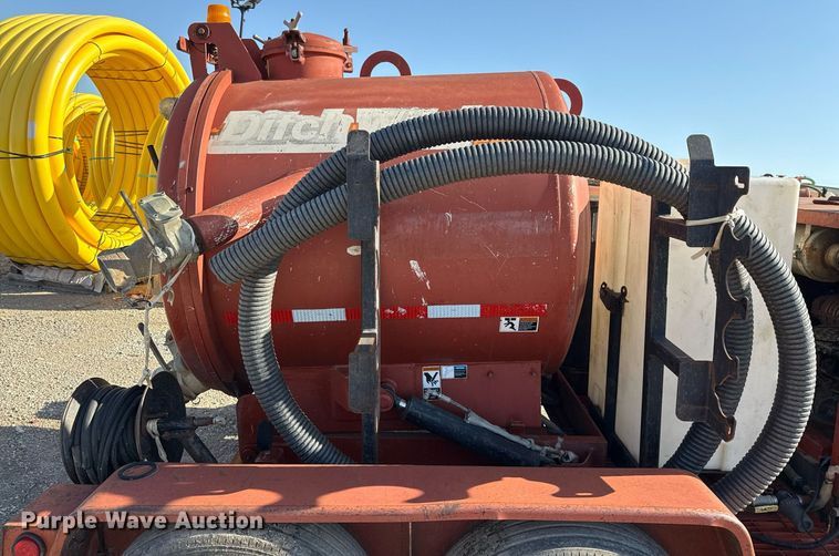 image for item EJ3624 2002 Ditch Witch FX30S vacuum excavator