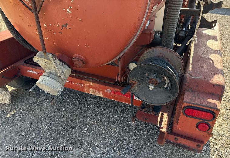 image for item EJ3624 2002 Ditch Witch FX30S vacuum excavator