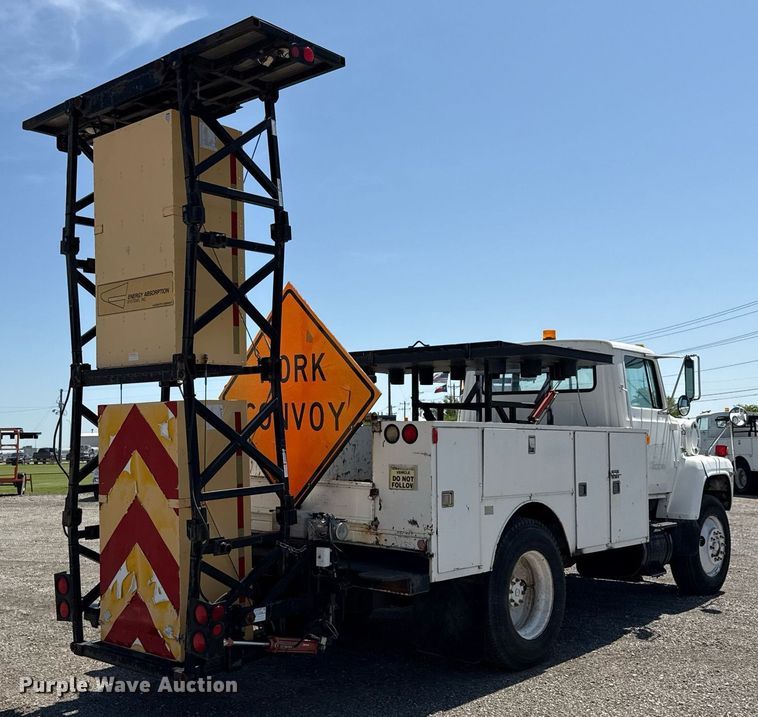 image for item EJ3631 1987 Ford LN8000F service truck with crash attenuator