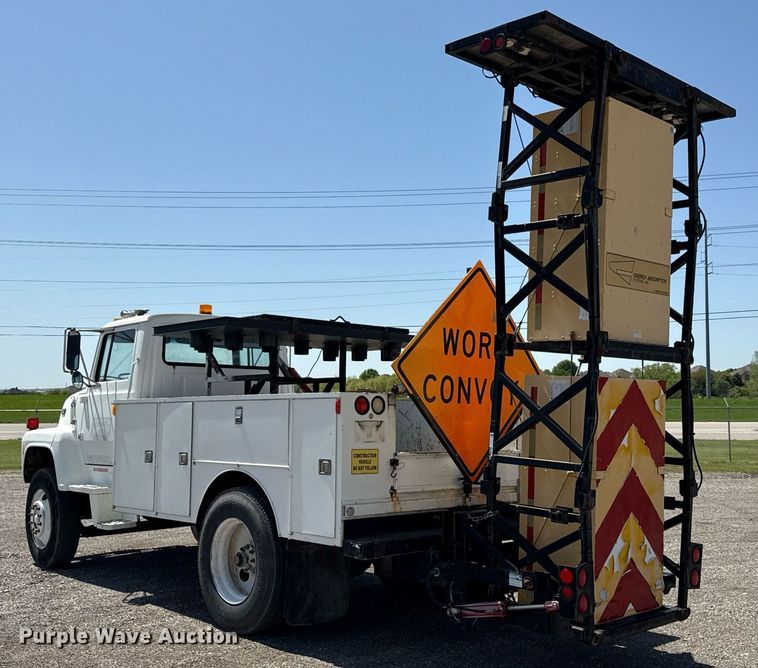 image for item EJ3631 1987 Ford LN8000F service truck with crash attenuator