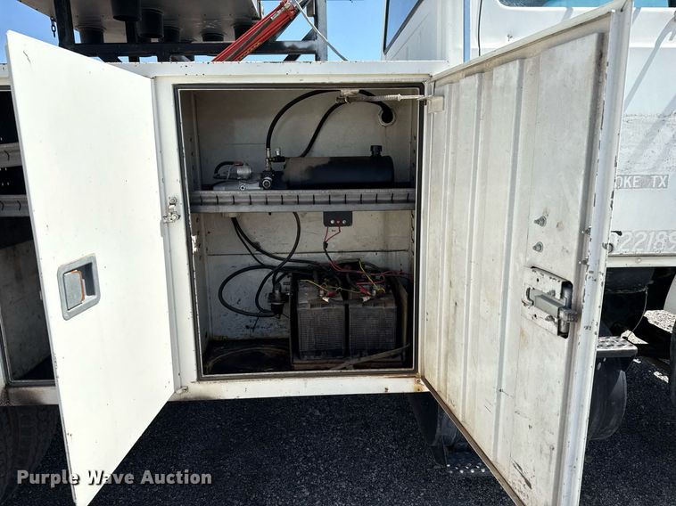 image for item EJ3631 1987 Ford LN8000F service truck with crash attenuator