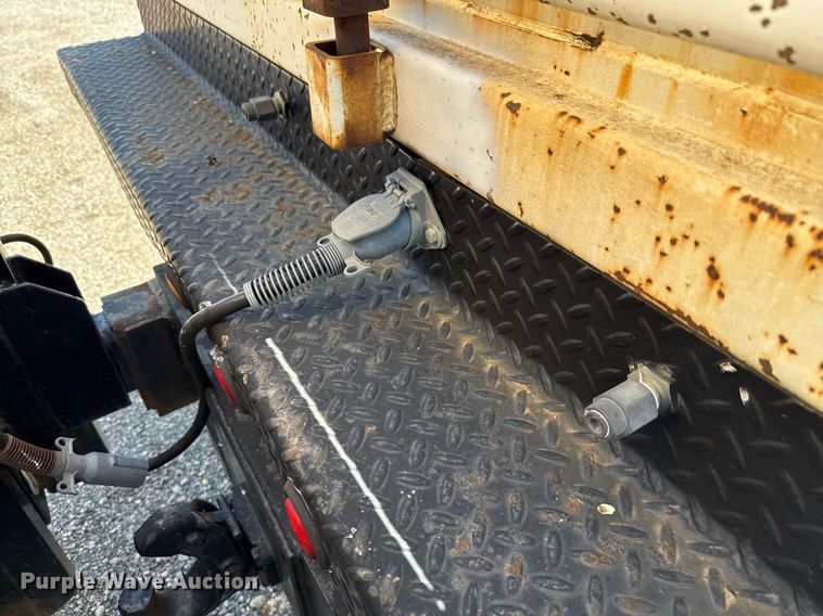 image for item EJ3631 1987 Ford LN8000F service truck with crash attenuator