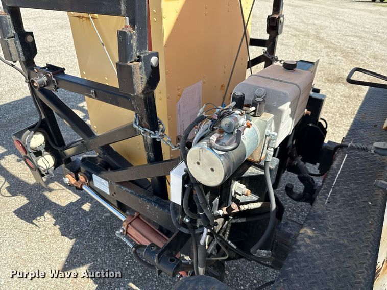 image for item EJ3631 1987 Ford LN8000F service truck with crash attenuator