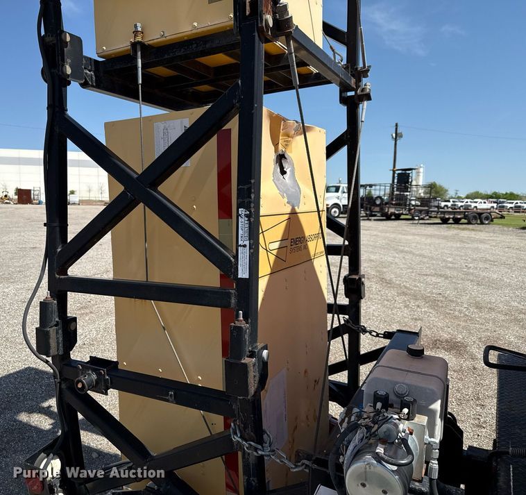 image for item EJ3631 1987 Ford LN8000F service truck with crash attenuator