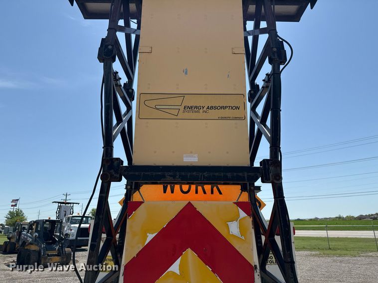 image for item EJ3631 1987 Ford LN8000F service truck with crash attenuator