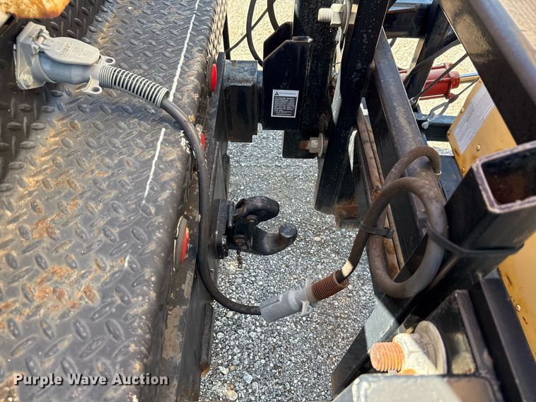 image for item EJ3631 1987 Ford LN8000F service truck with crash attenuator