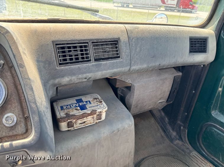 image for item EJ3631 1987 Ford LN8000F service truck with crash attenuator