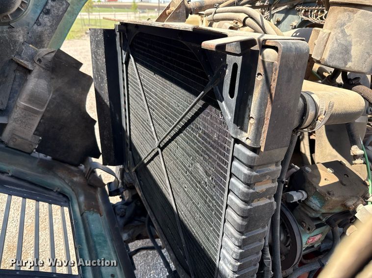 image for item EJ3631 1987 Ford LN8000F service truck with crash attenuator