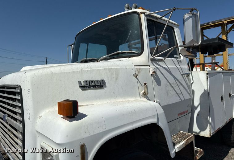 image for item EJ3633 1987 Ford LN8000F utility / service truck with crash attenuator 