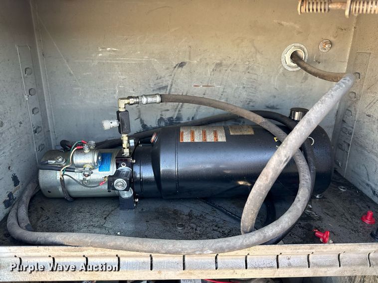 image for item EJ3633 1987 Ford LN8000F utility / service truck with crash attenuator 