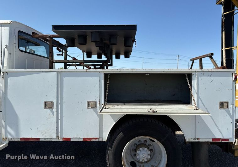 image for item EJ3633 1987 Ford LN8000F utility / service truck with crash attenuator 