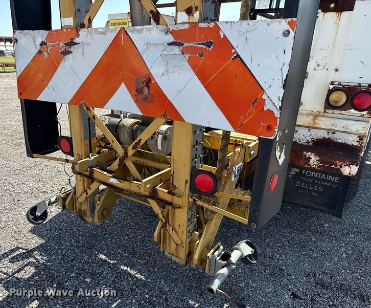 image for item EJ3633 1987 Ford LN8000F utility / service truck with crash attenuator 