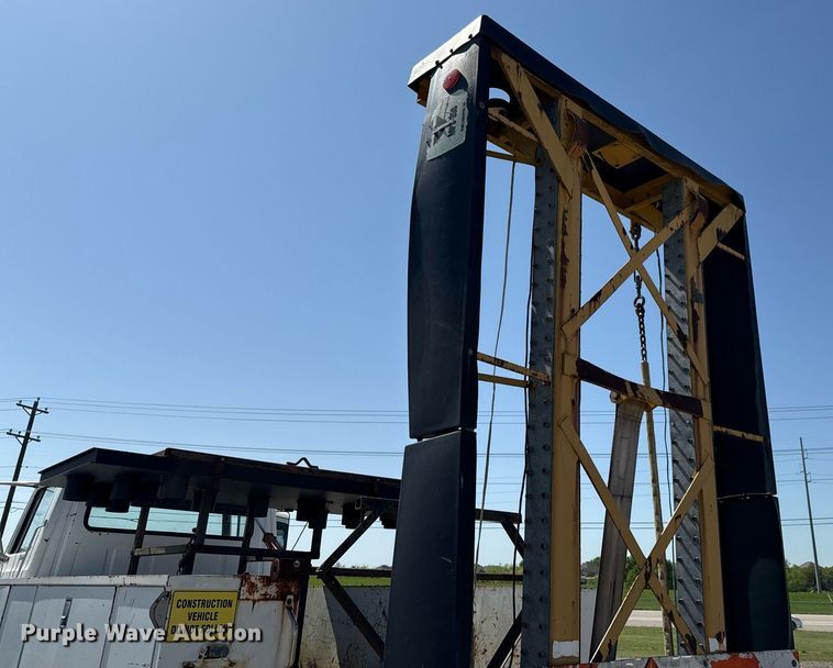 image for item EJ3633 1987 Ford LN8000F utility / service truck with crash attenuator 