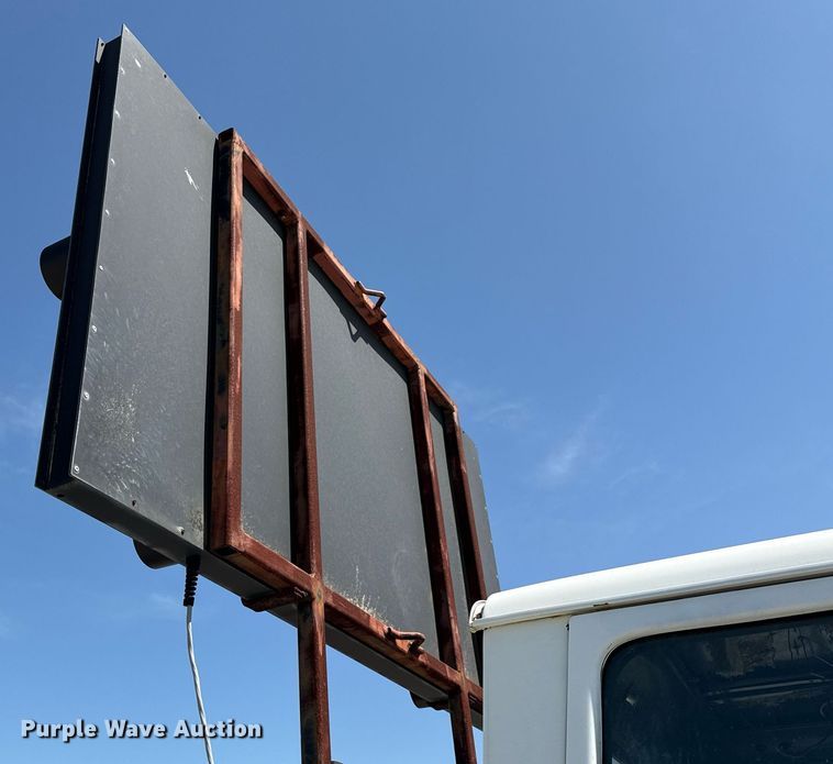 image for item EJ3633 1987 Ford LN8000F utility / service truck with crash attenuator 