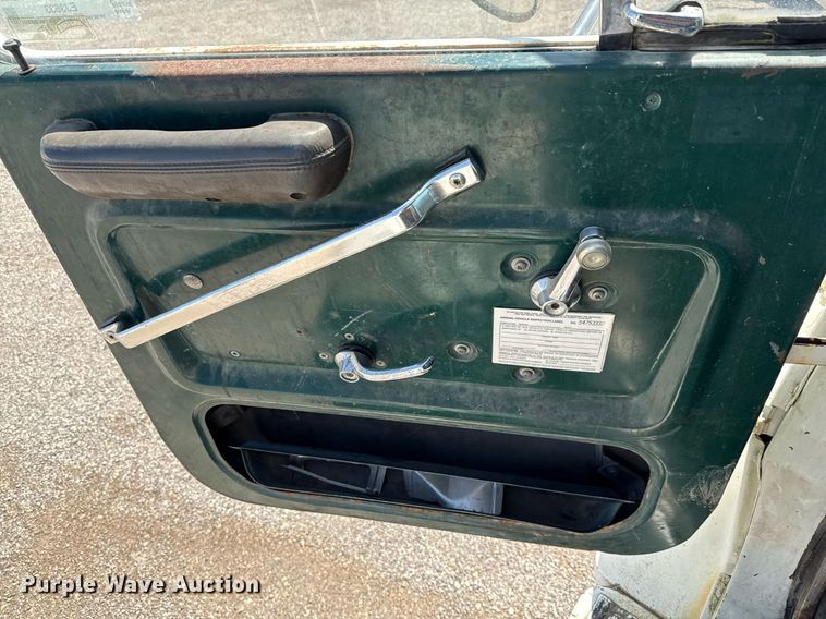 image for item EJ3633 1987 Ford LN8000F utility / service truck with crash attenuator 