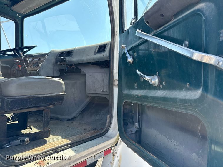 image for item EJ3633 1987 Ford LN8000F utility / service truck with crash attenuator 