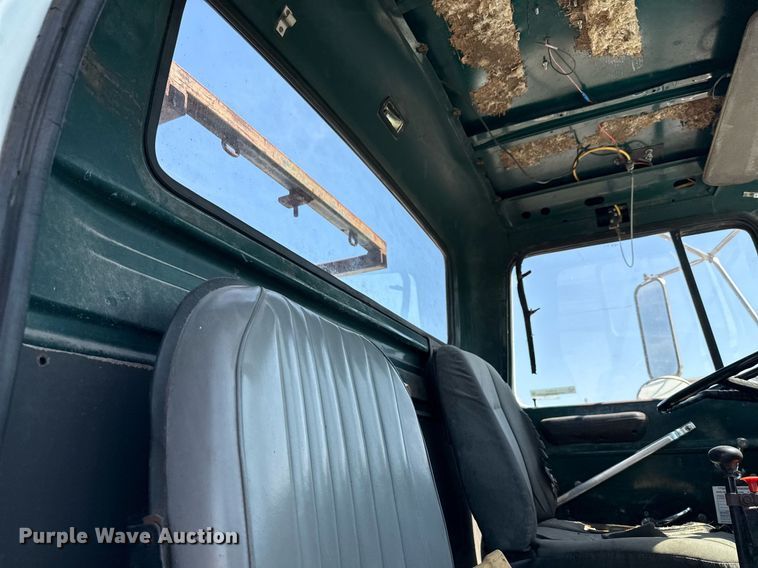 image for item EJ3633 1987 Ford LN8000F utility / service truck with crash attenuator 