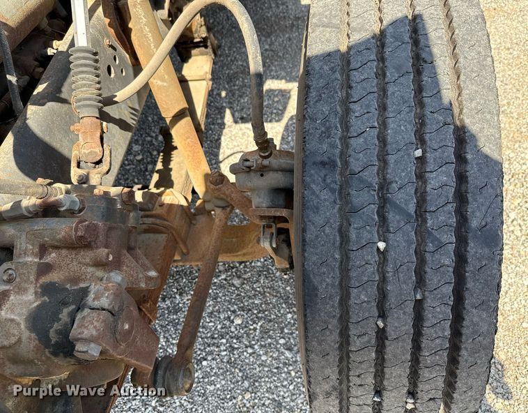 image for item EJ3633 1987 Ford LN8000F utility / service truck with crash attenuator 