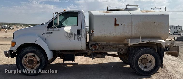 image for item EJ3643 2000 Ford F650 Super Duty XL water truck