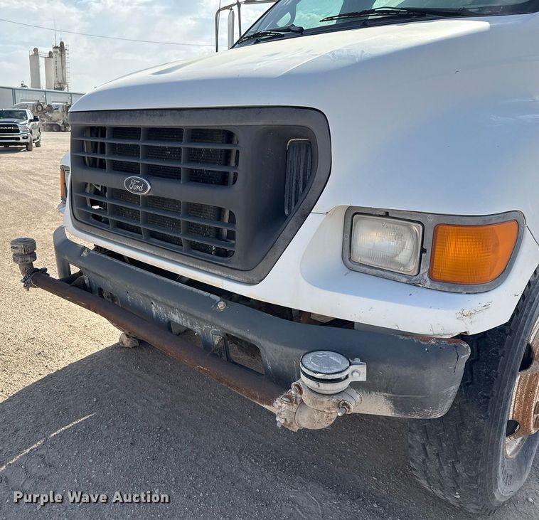 image for item EJ3643 2000 Ford F650 Super Duty XL water truck